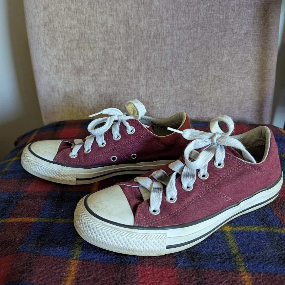 Burgundy Short Top Converse